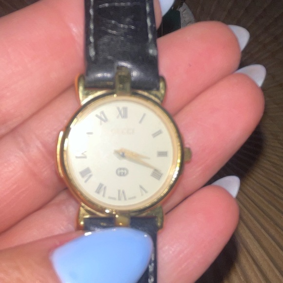 Vintage Gucci Leather Watch ⏱️ - Picture 3 of 6